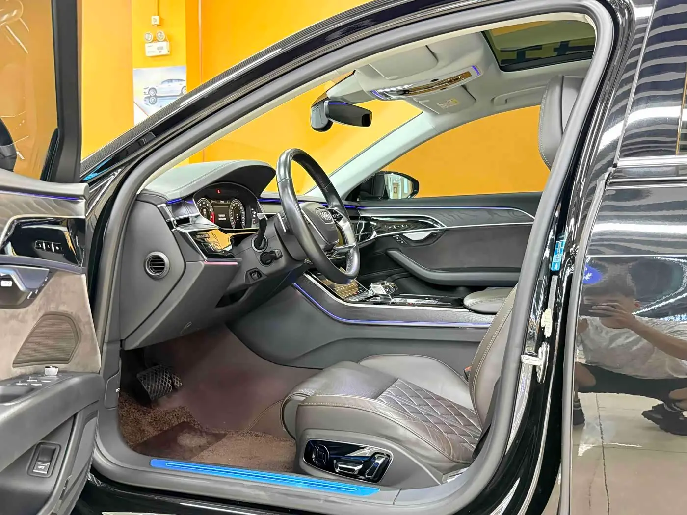 Audi A8 2021 — Photo 10/12