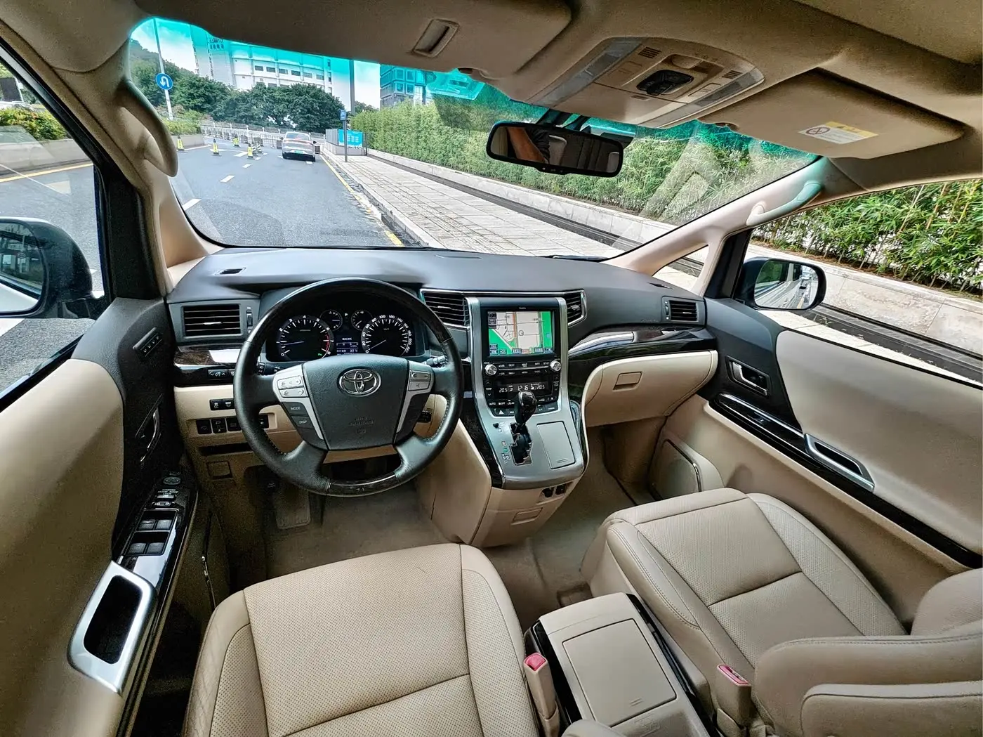Toyota Alphard 2012 — Şəkil 12/19