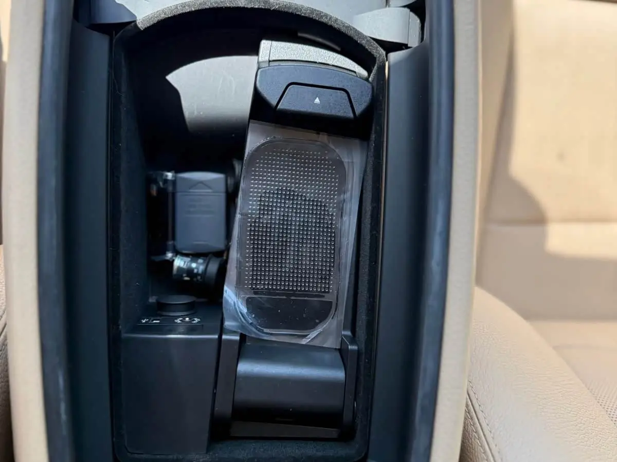 BMW 7 Series 2011 — Photo 17/20
