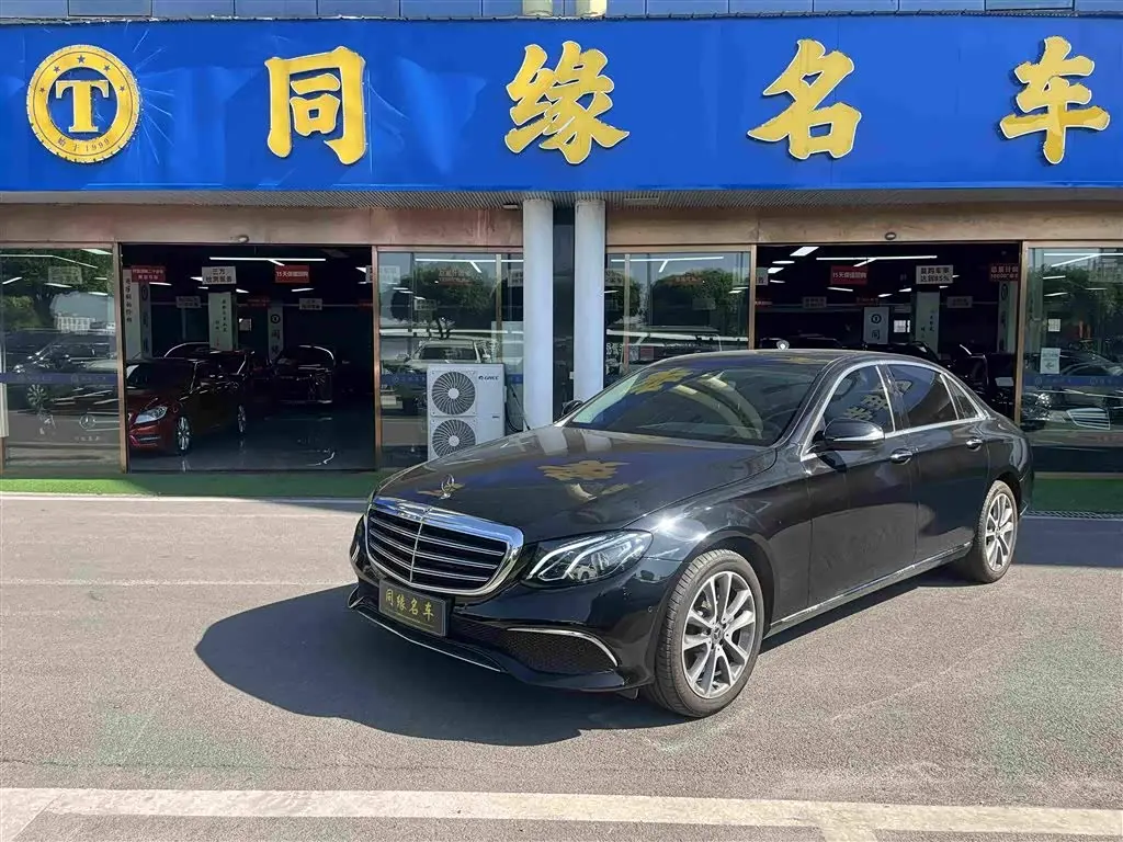 Mercedes-Benz E-Class 2019 — Фото 1/15