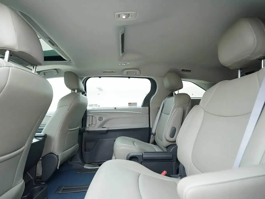 Toyota Sienna 2025 — Photo 19/19