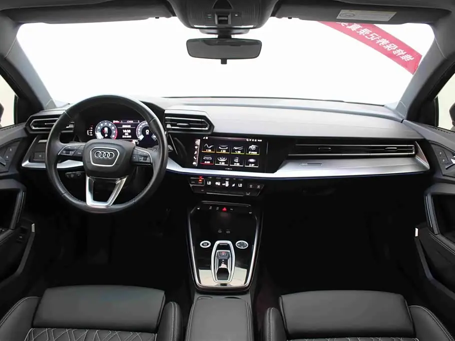 Audi A3 2025 — Фото 6/18