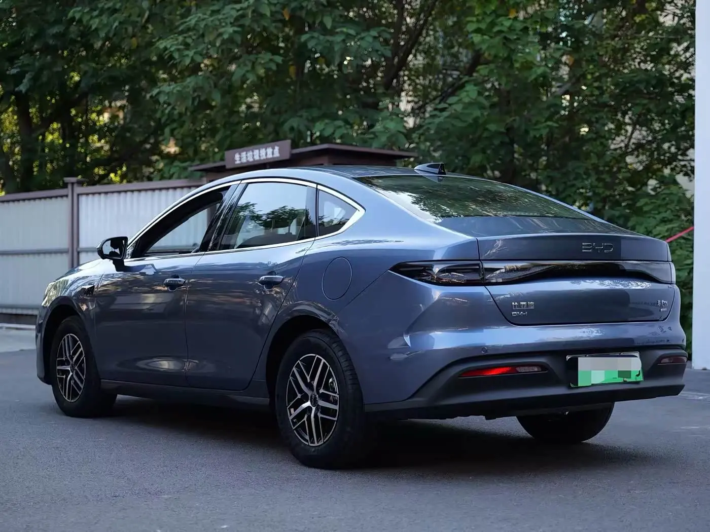 BYD Hai Bao 05 DM-i 2025 — Фото 9/11