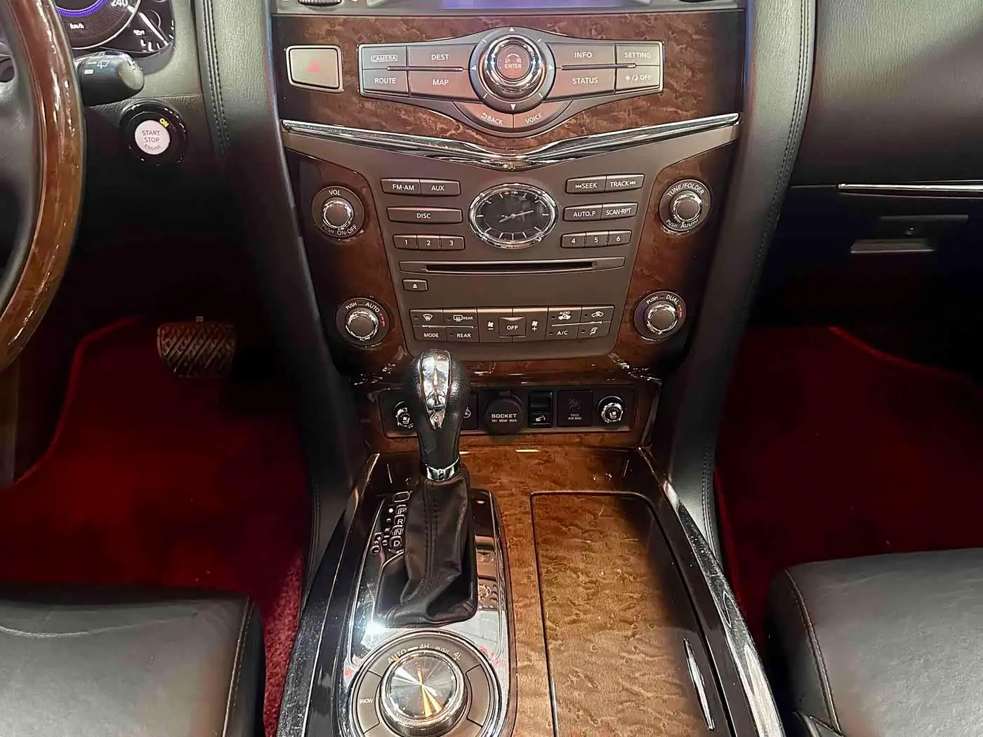 Infiniti QX80 2016 — Photo 11/20