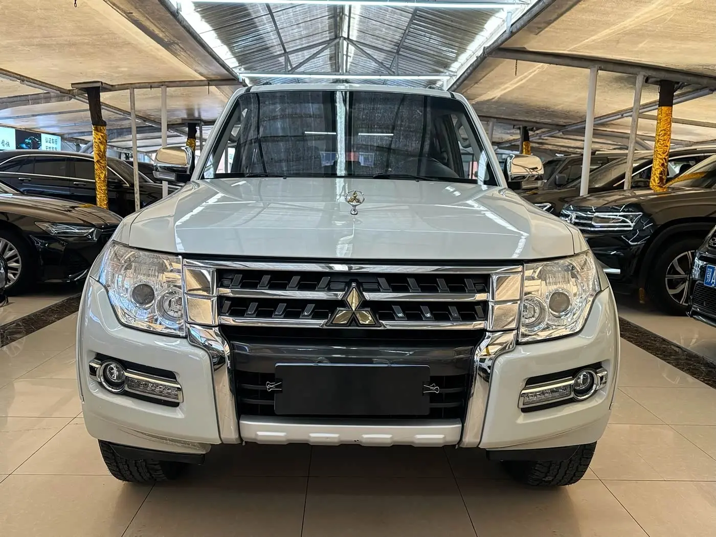 Mitsubishi Pajero 2020 — Şəkil 2/9