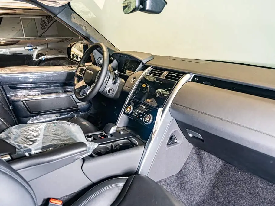 Land Rover Discovery 2026 — Фото 8/20