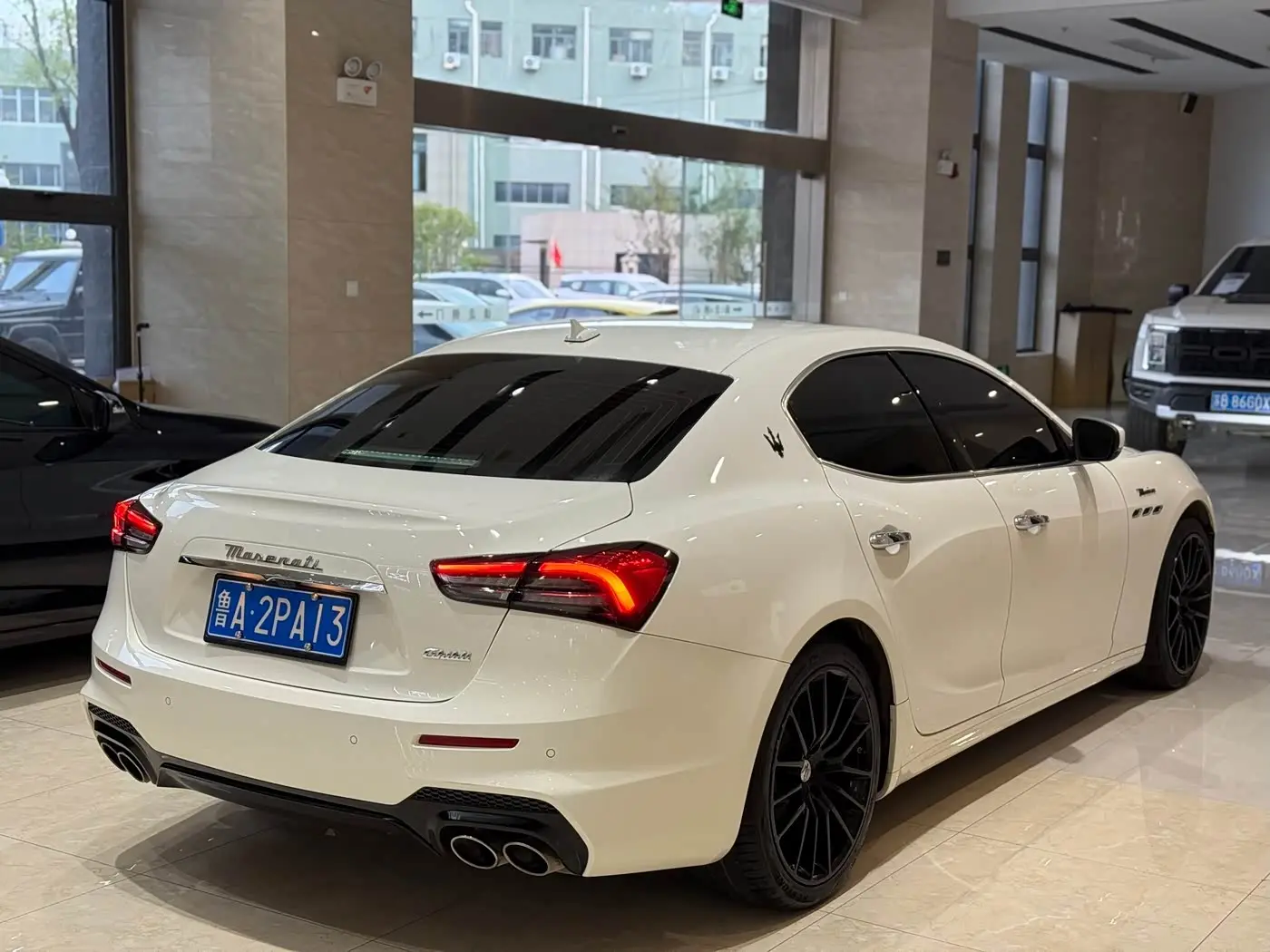 Maserati Ghibli 2023 — Photo 19/20