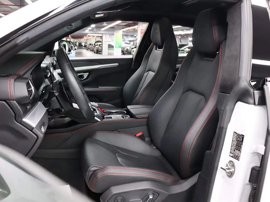 Lamborghini Urus 2019 — Фото 12/20