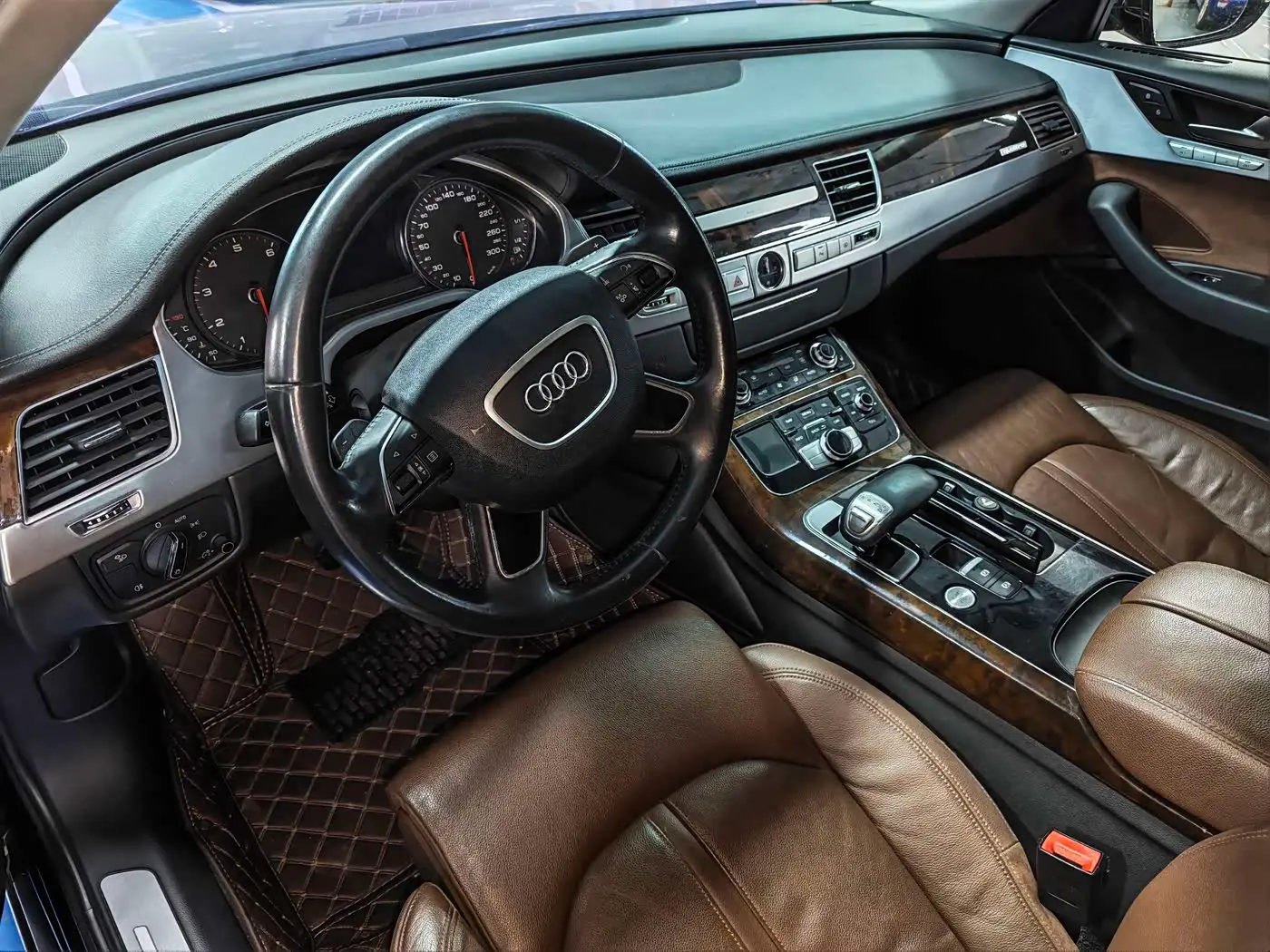 Audi A8 2016 — Photo 3/18