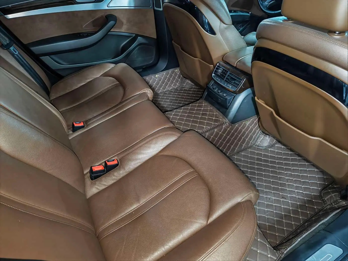 Audi A8 2016 — Photo 13/18