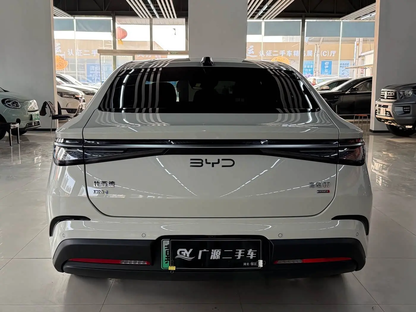 BYD Seal 07 DM-i 2025 — Фото 5/20