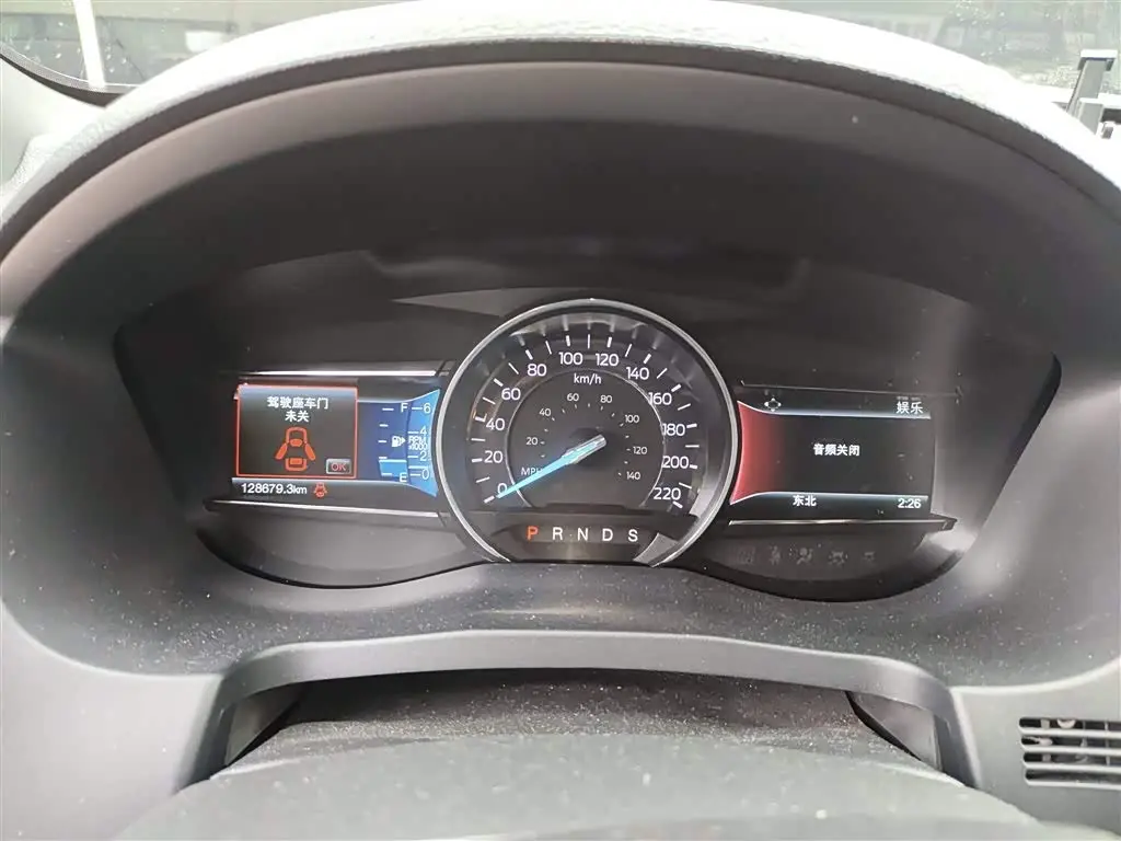 Ford Explorer 2018 — Photo 5/20