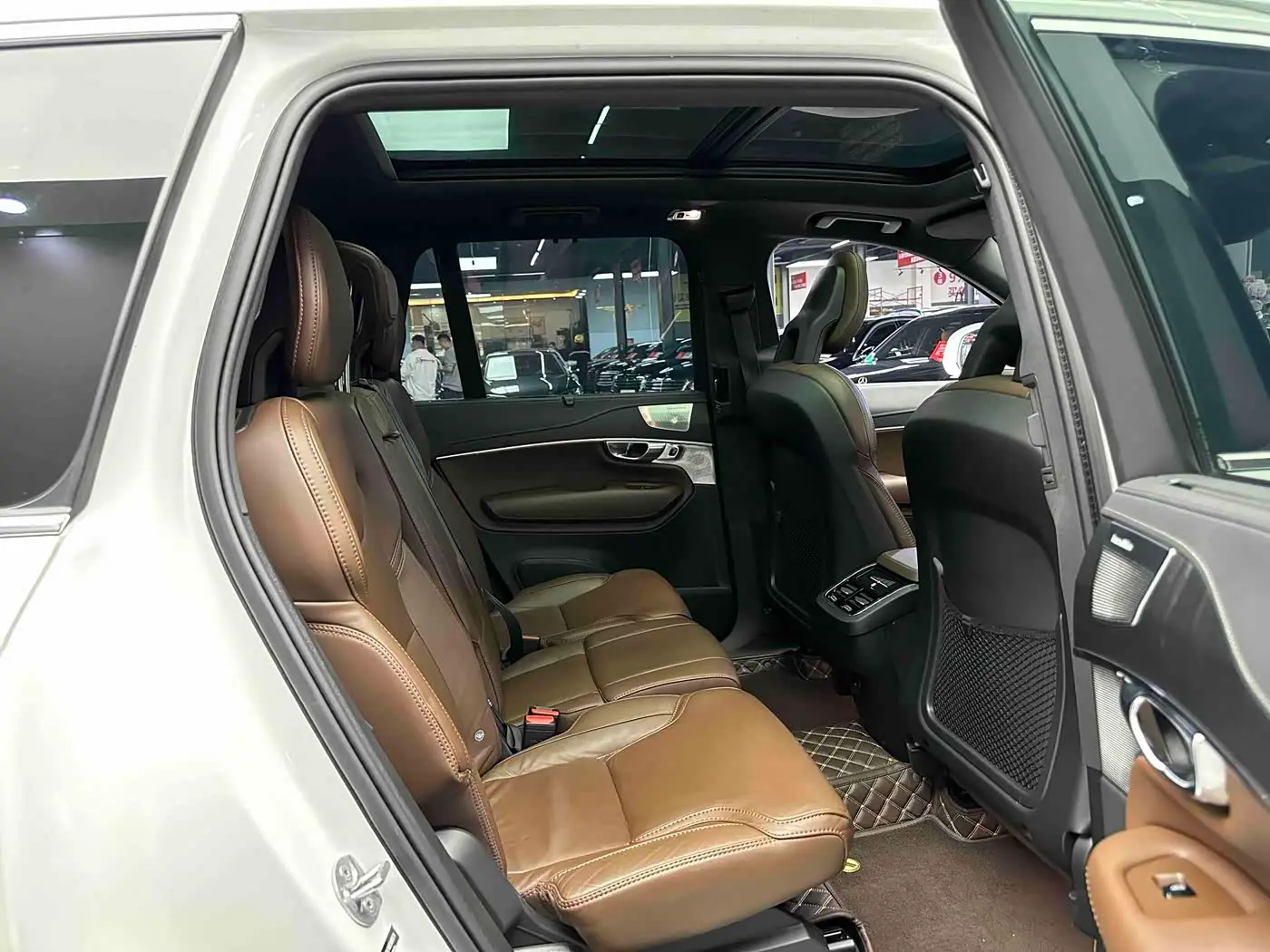Volvo XC90 2022 — Photo 6/9