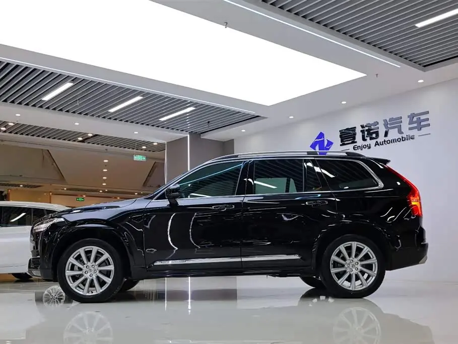 Volvo XC90 2018 — Photo 3/20