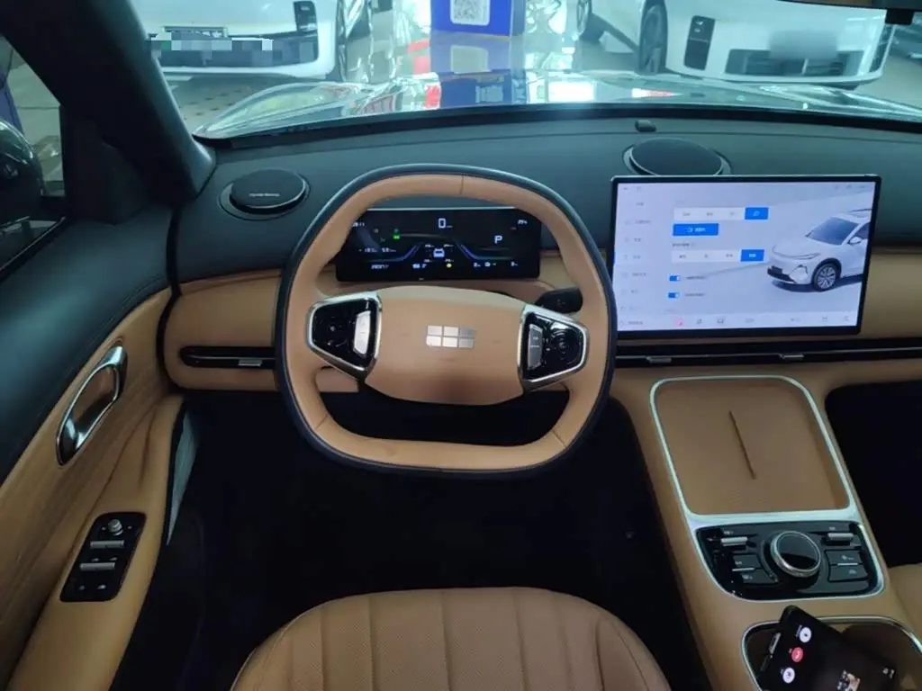 Geely Galaxy Galaxy Starship 7 EM-i 2025 — Photo 11/20