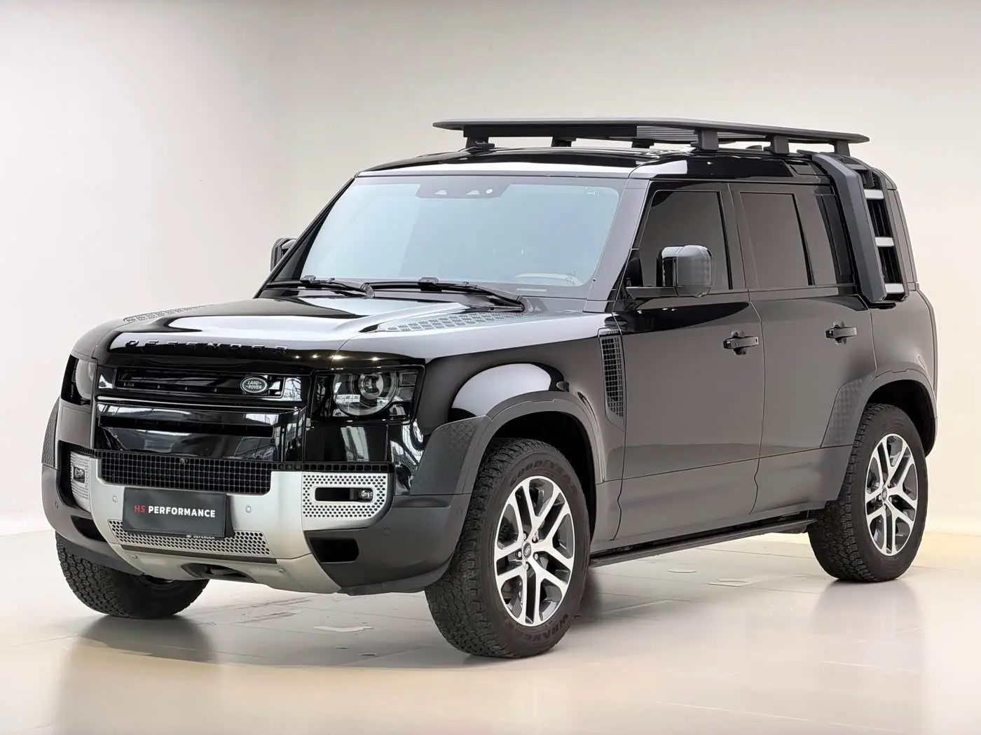 Land Rover Defender 2025 — Фото 1/11