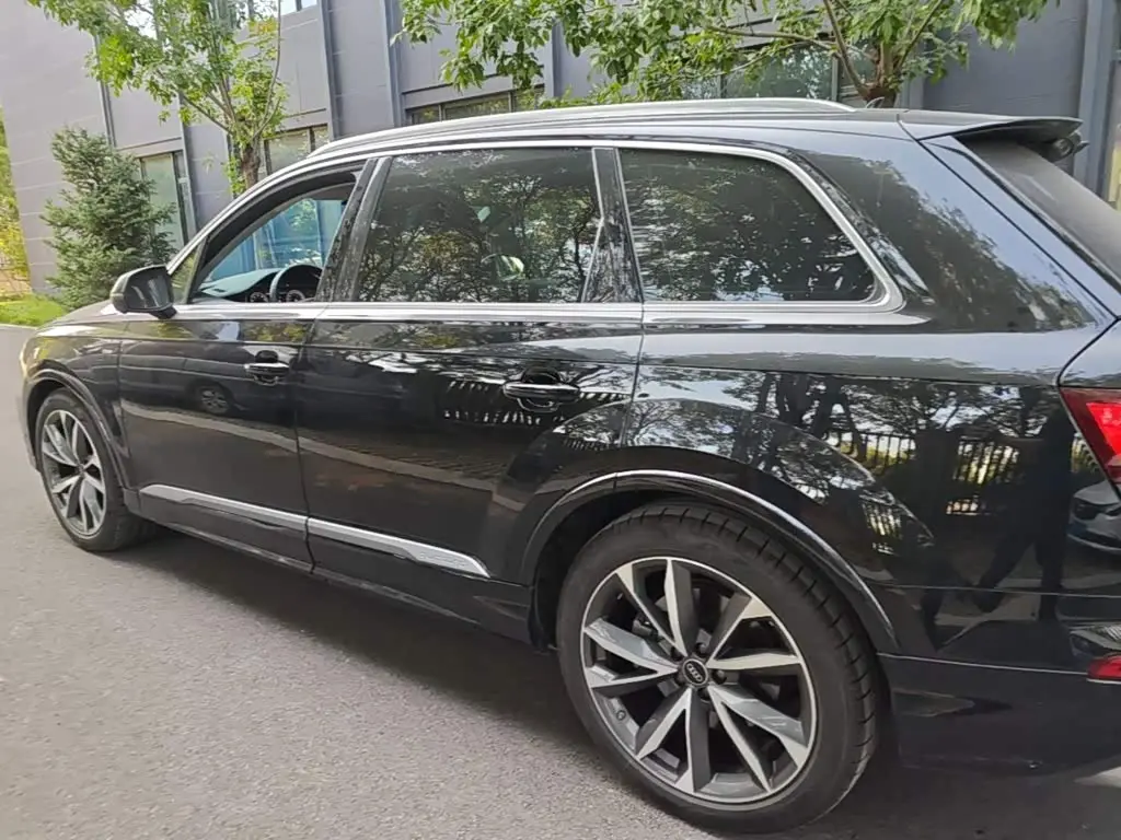 Audi Q7 2023 — Фото 4/20