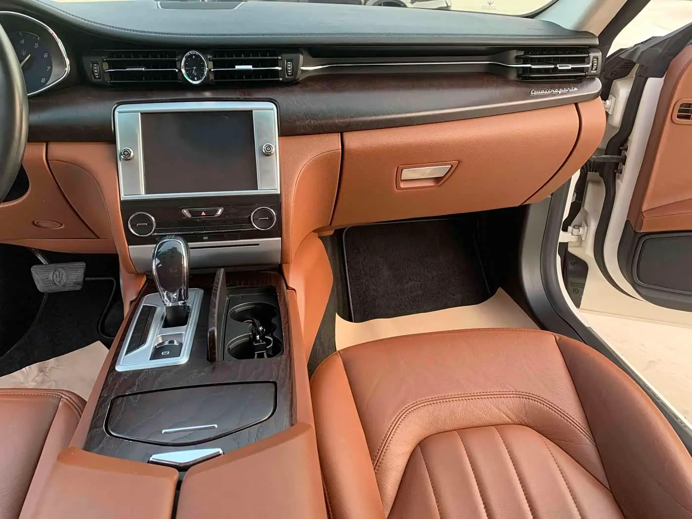 Maserati Quattroporte 2017 — Şəkil 8/15