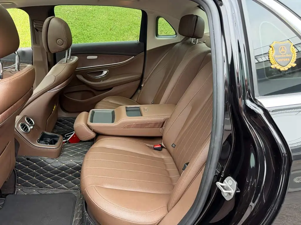 Mercedes-Benz E-Class 2021 — Фото 12/14