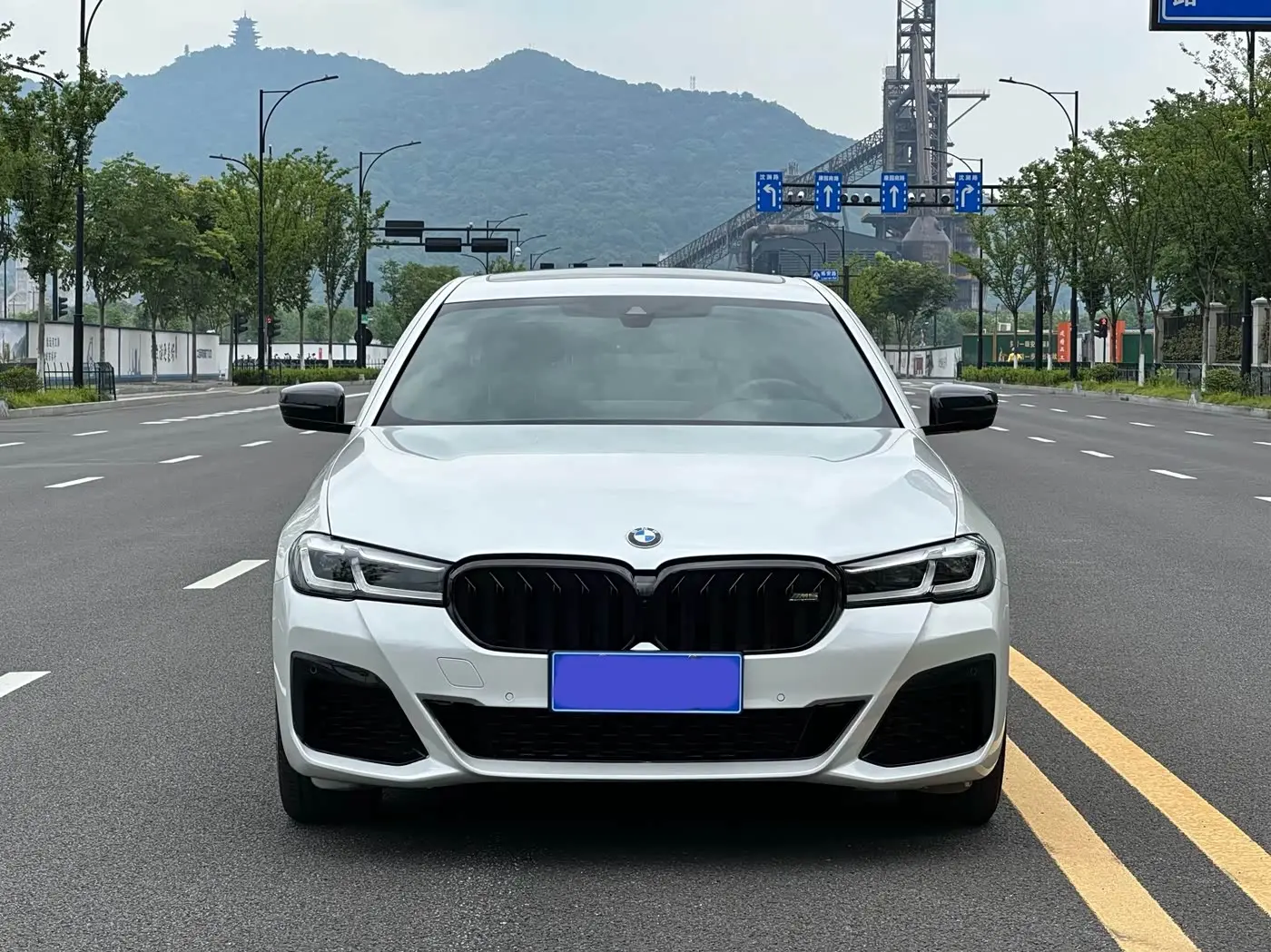 BMW 5 Series 2022 — Фото 2/20