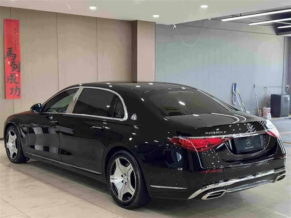 Mercedes-Benz Maybach S-Class 2021 — Photo 8/20