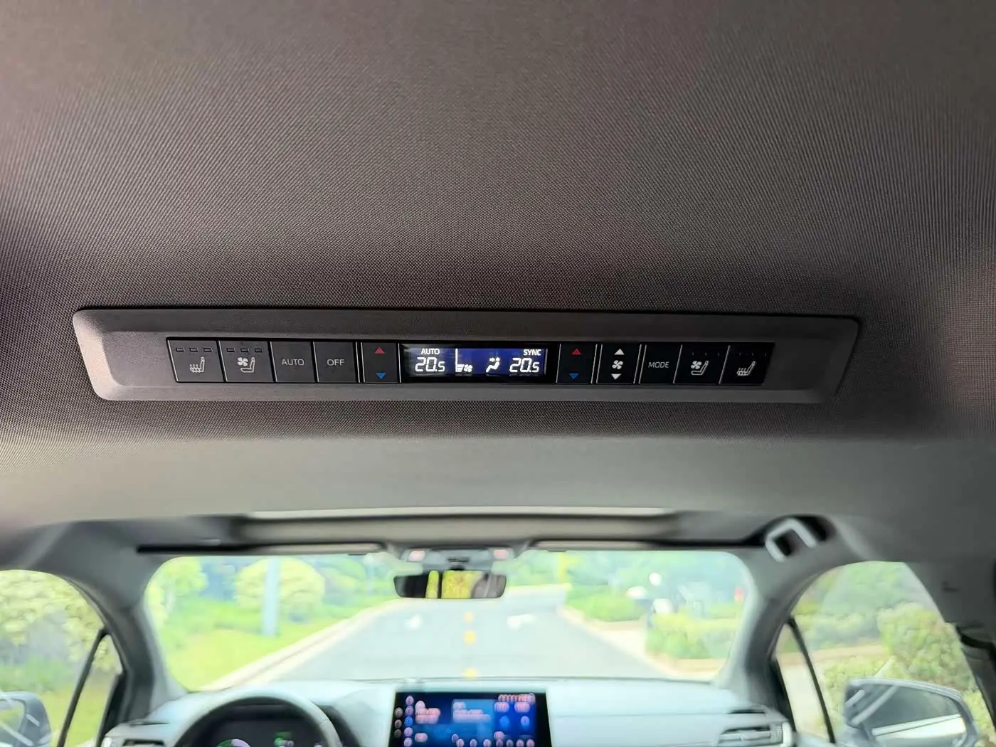 Toyota Sienna 2023 — Şəkil 14/16