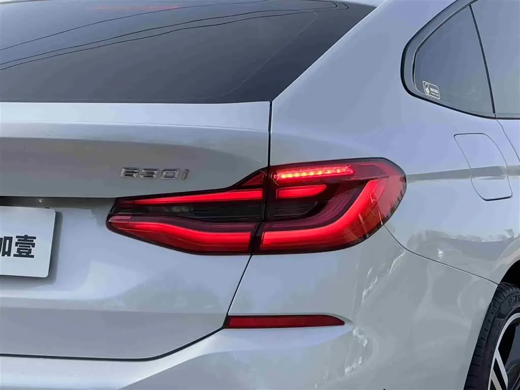BMW 6 Series GT 2025 — Photo 18/18