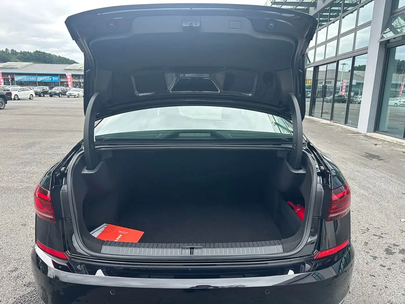 Volkswagen Passat 2025 — Photo 17/17