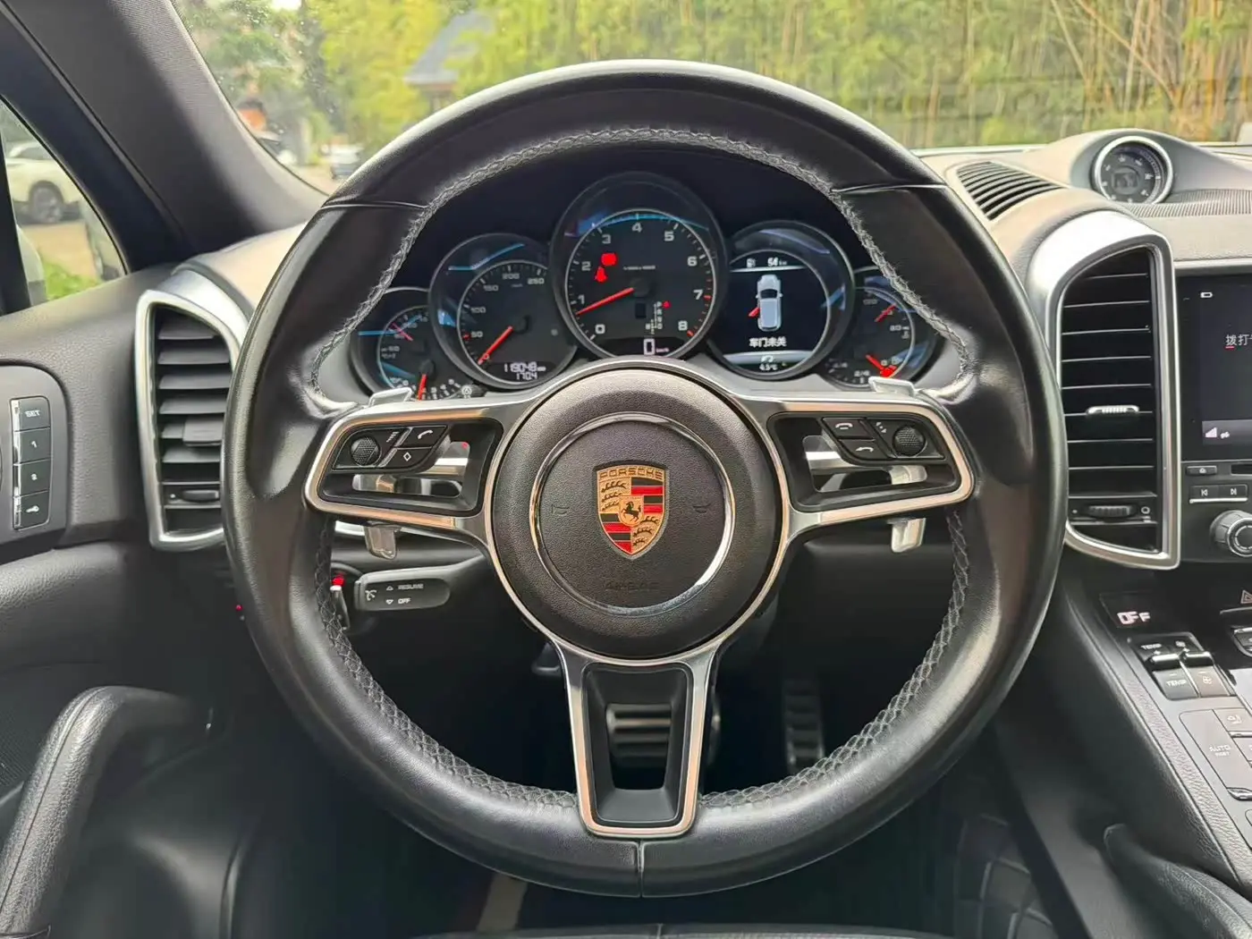 Porsche Cayenne 2015 — Фото 17/20