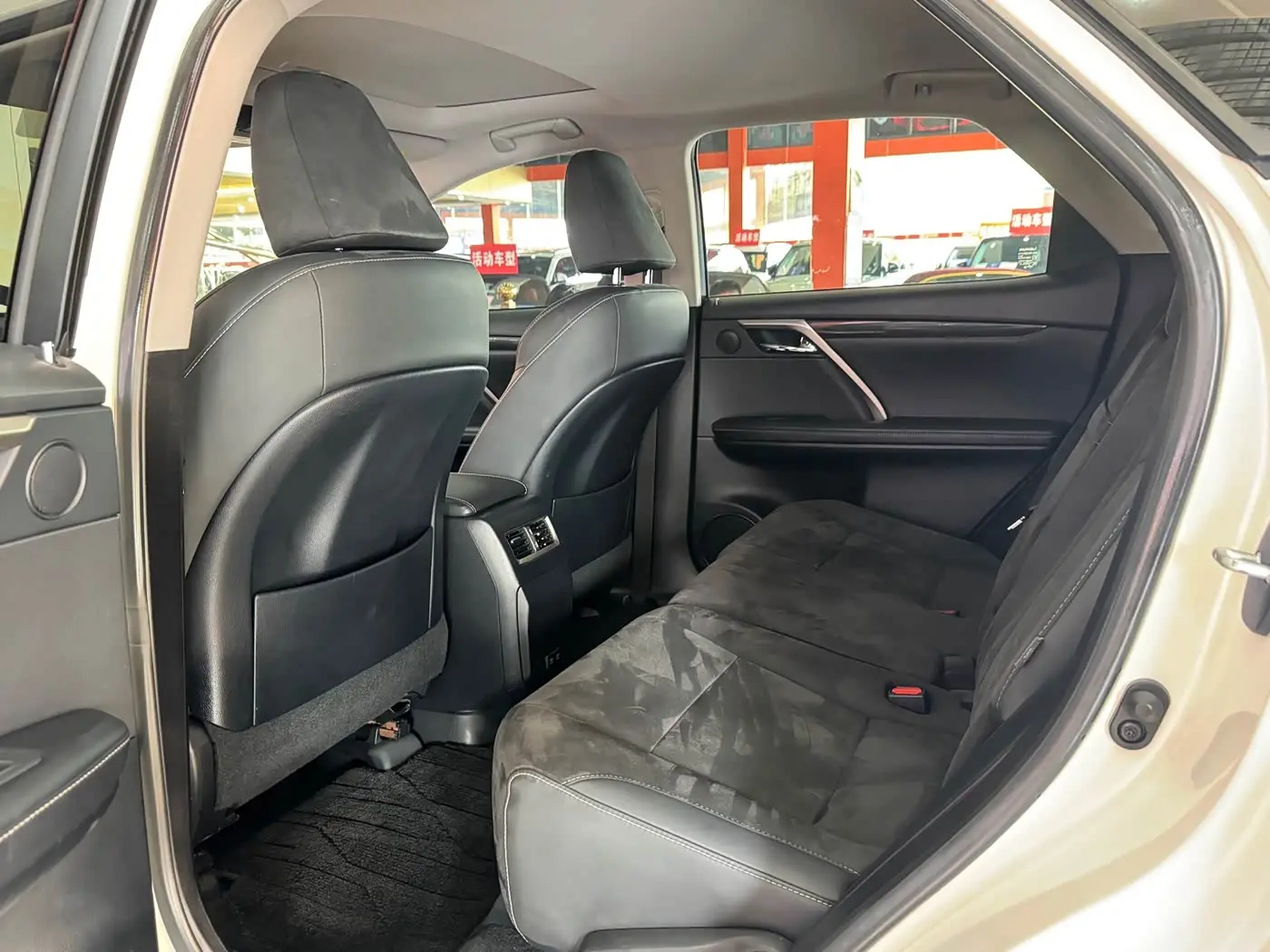 Lexus RX 2021 — Şəkil 7/14