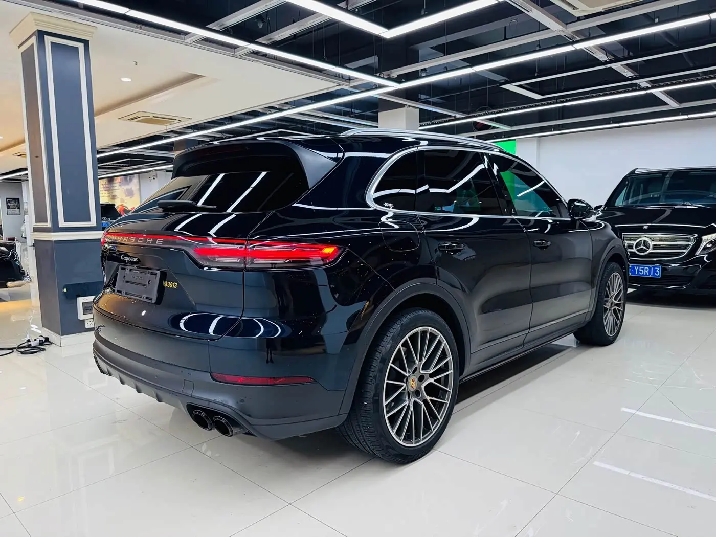 Porsche Cayenne 2018 — Фото 17/19