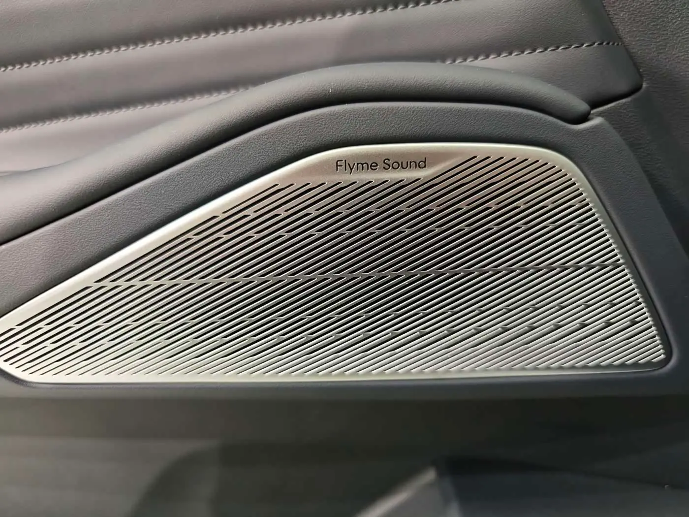 Geely Galaxy Galaxy Starship 7 EM-i 2025 — Фото 8/20