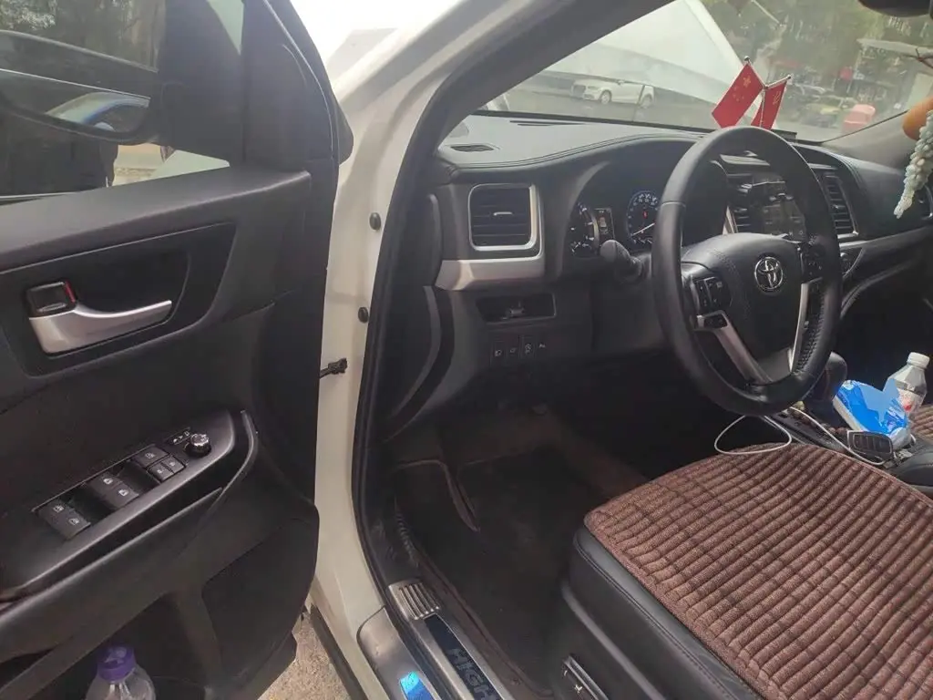 Toyota Highlander 2020 — Фото 12/20