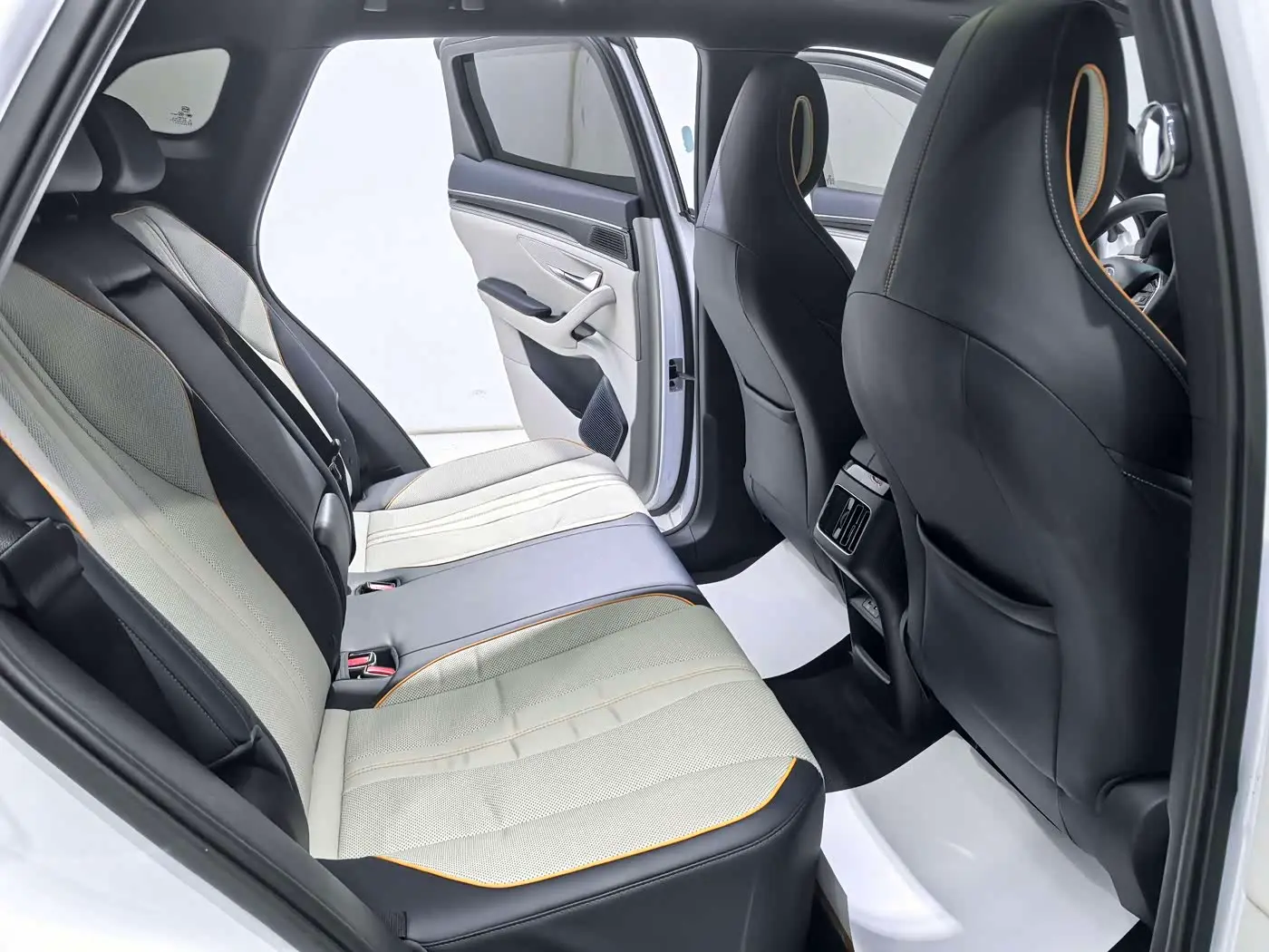 BYD Song PLUS PHEV 2023 — Şəkil 16/16