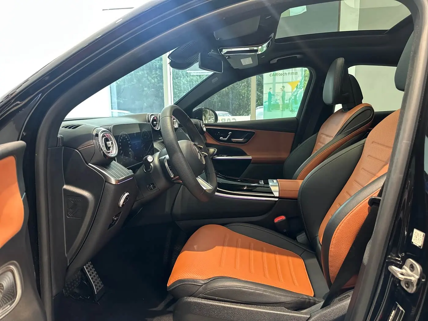 Mercedes-Benz GLC Coupe 2024 — Photo 8/20