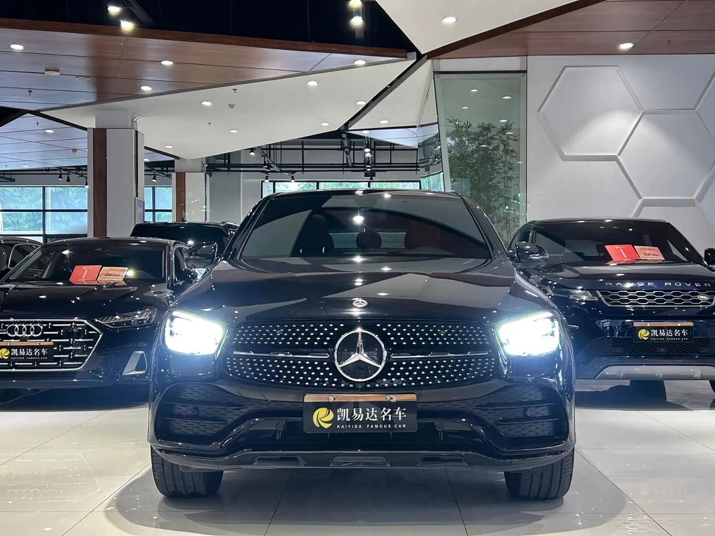 Mercedes-Benz GLC Coupe 2023 — Photo 3/20