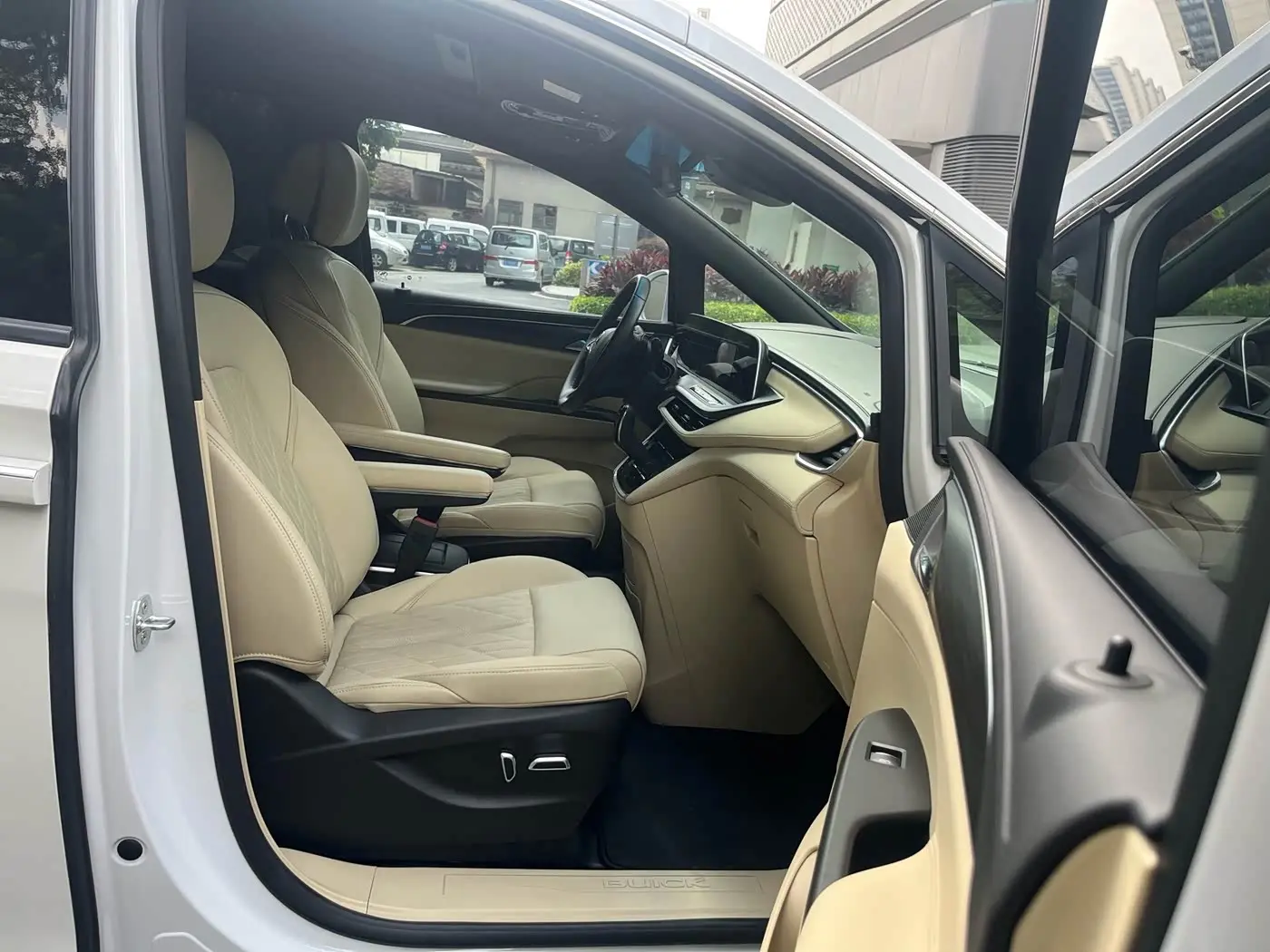 Buick GL8 2022 — Şəkil 17/20