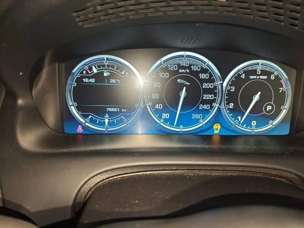Jaguar XJ 2015 — Photo 13/20