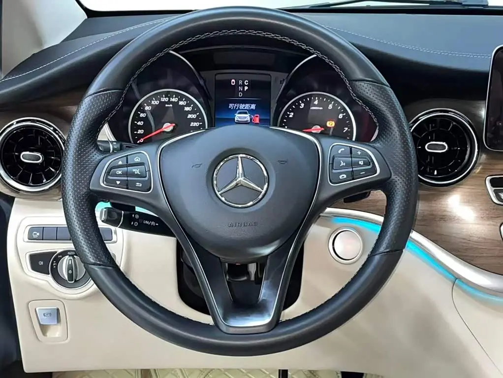 Mercedes-Benz V-Class 2022 — Şəkil 10/15