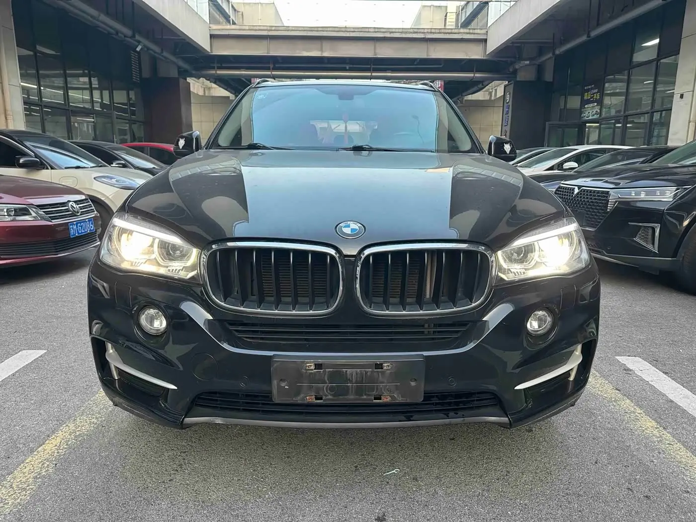 BMW X5 2016 — Фото 2/16