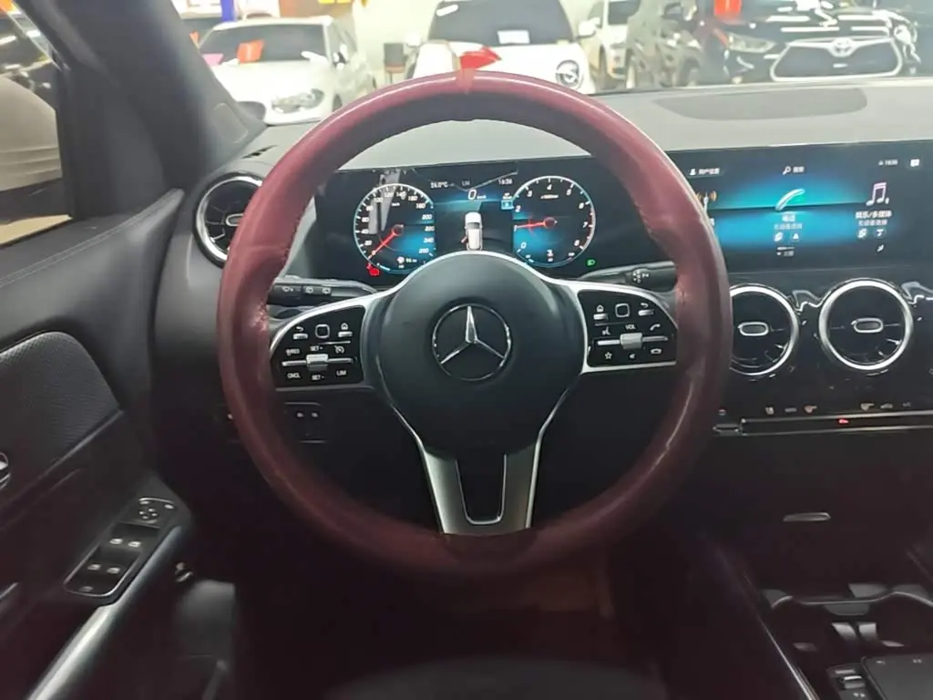 Mercedes-Benz GLA 2021 — Şəkil 11/20
