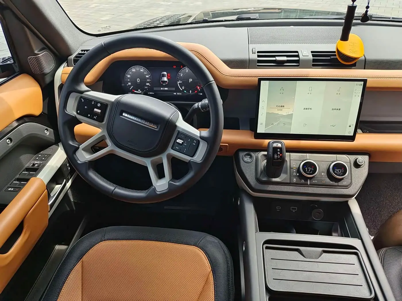Land Rover Defender 2023 — Фото 5/13