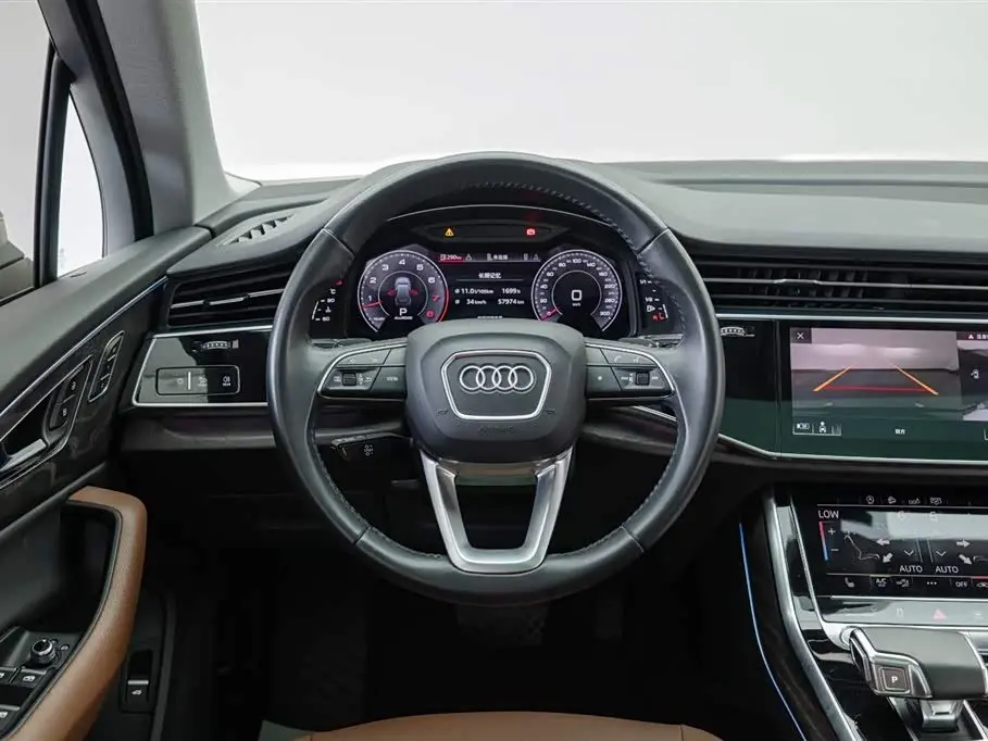 Audi Q7 2020 — Фото 19/20