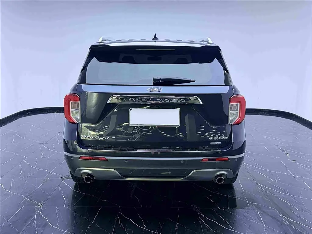 Ford Explorer 2021 — Фото 19/20