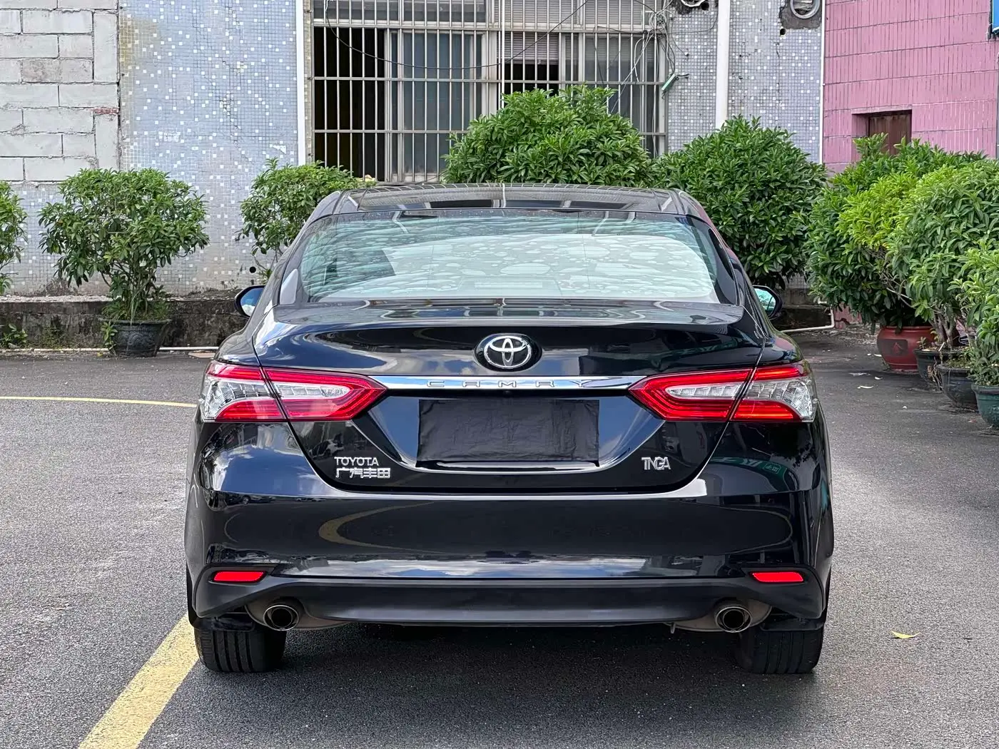 Toyota Camry 2018 — Фото 13/14
