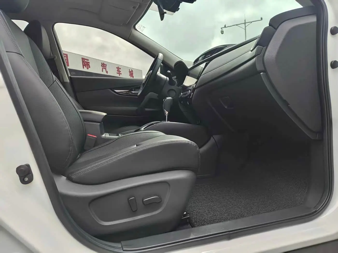 Nissan X-Trail 2024 — Photo 12/17