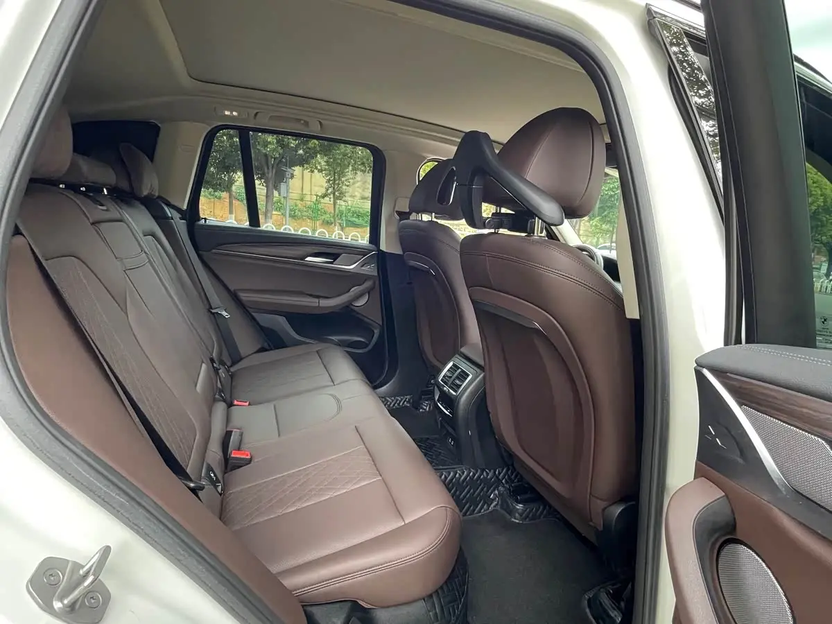 BMW X3 2022 — Photo 6/18