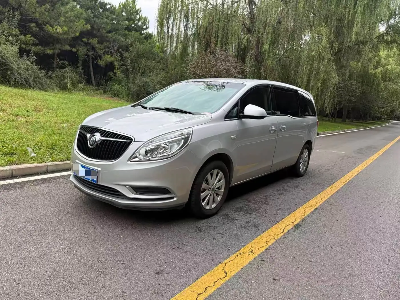 Buick GL8 2019 — Şəkil 1/15