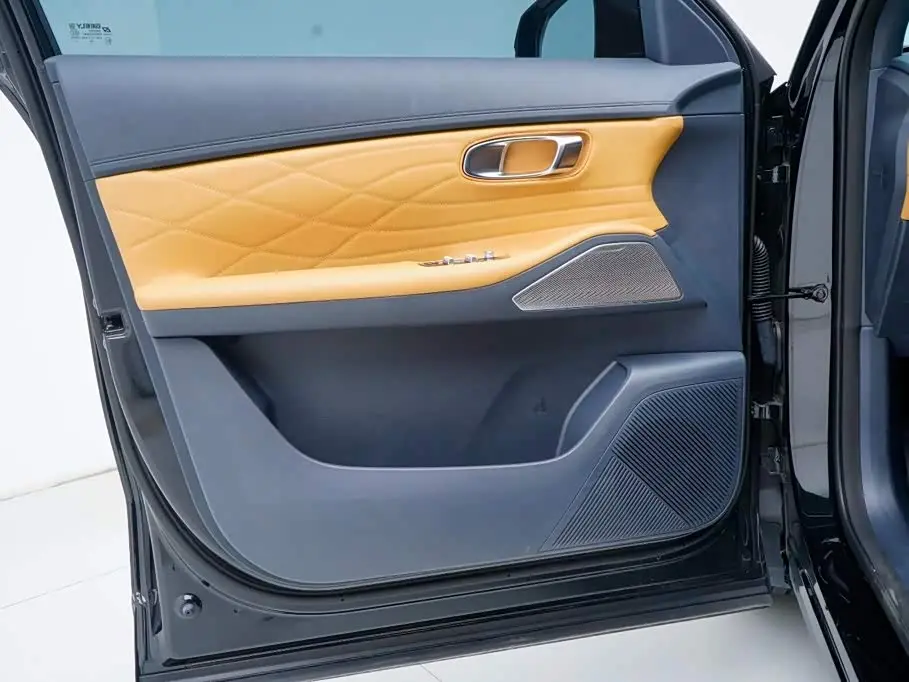 Geely Galaxy Galaxy Starship 7 EM-i 2025 — Фото 15/20