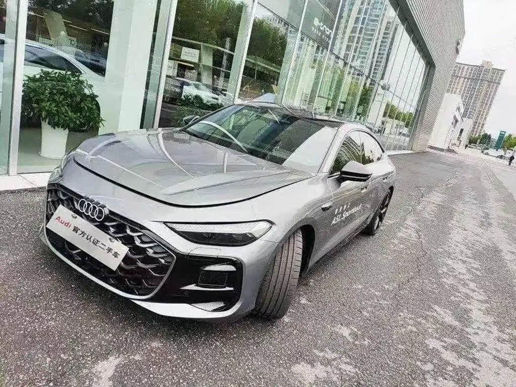 Audi A5L Sportback 2025 — Фото 1/5